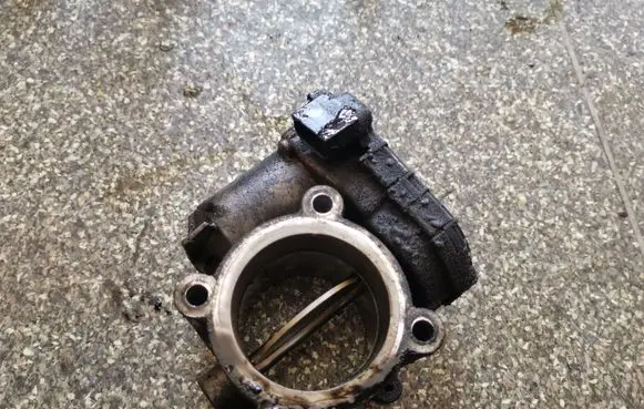 Mercedes-Benz ML W164 Throttle valve 0281002894
