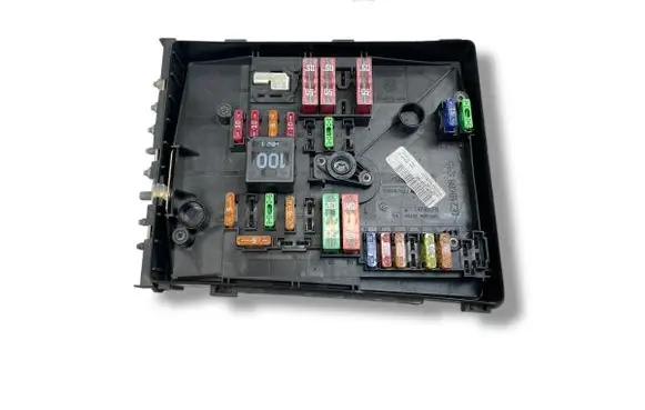 Skoda Octavia Mk2 (1Z) Fuse module 1K0937125A