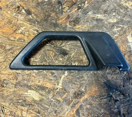 Mercedes-Benz E W124 Front door handle cover A2991