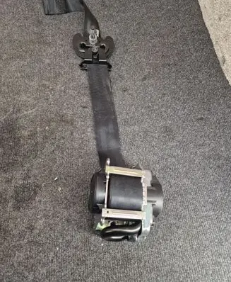 Land Rover Discovery 5 Front seatbelt HY32611B08CC HY32611B08