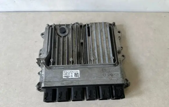 BMW 5 G30 G31 Engine control unit/module 8693212
