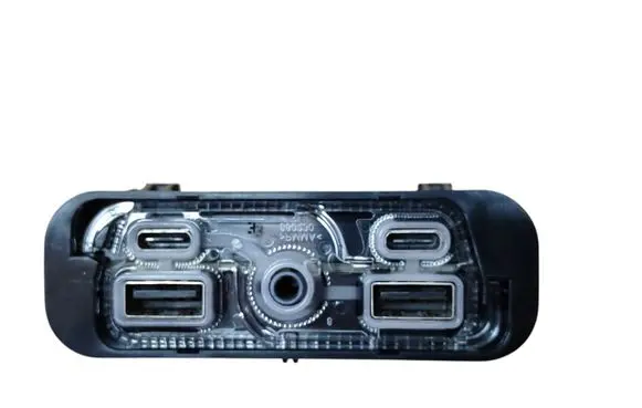 Chrysler Pacifica USB socket connector P68507368AB 68507368AB 68493753AB