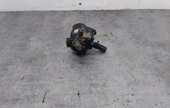 Toyota Avensis Verso Vacuum pump 29300-27020