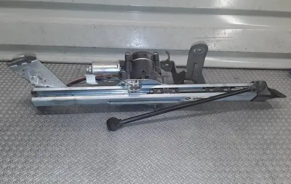 Chrysler Pacifica Tailgate/trunk/boot lift motor 16643034