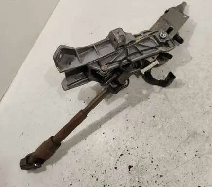 Ford Focus Steering rack 4M513C529FF