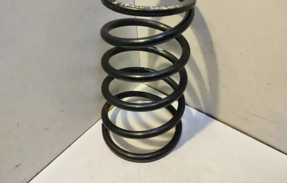 Nissan X-Trail T30 Rear coil spring