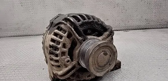 Volvo XC90 Generator/alternator 30658085 0124525060