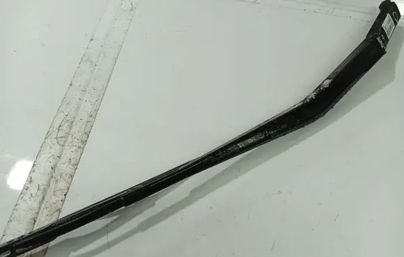 Honda Accord Front wiper blade arm 