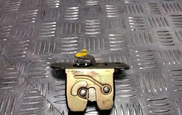 Mitsubishi Carisma Tailgate/trunk/boot lock/catch/latch