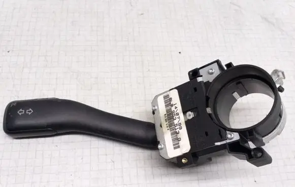 Volkswagen Golf IV Indicator stalk 8L0953513G