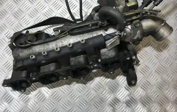 Nissan Primera Intake manifold