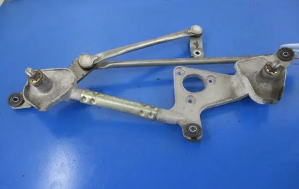 Suzuki SX4 Front wiper linkage and motor