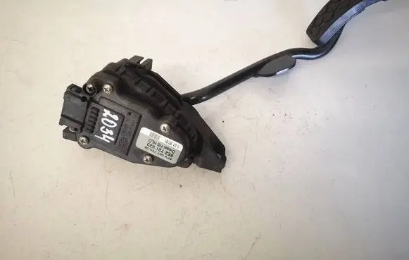 Audi A4 S4 B6 8E 8H Accelerator throttle pedal 8E2721523