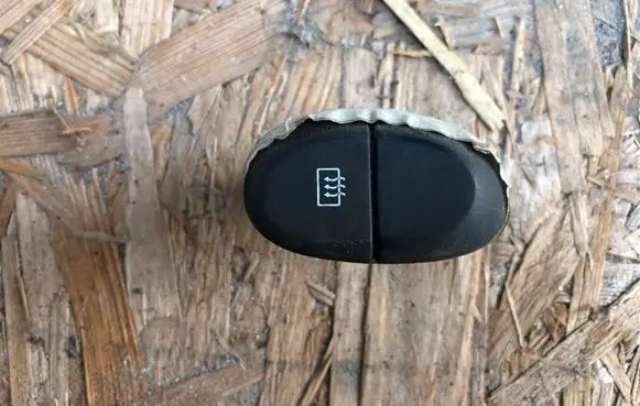 Renault Scenic I Windscreen/window heater switch 841243B
