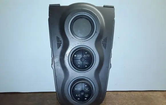 Toyota Yaris Climate control unit 559000D280