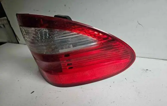 Mercedes-Benz E W211 Rear/tail lights A2118201664