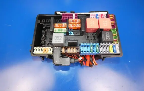 Mercedes-Benz C W205 Fuse box set 