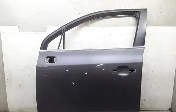 Chevrolet Orlando Front door
