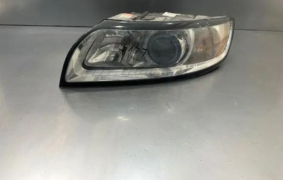 Volvo V50 Headlight/headlamp 0301237271 31265698 LE06A6152X