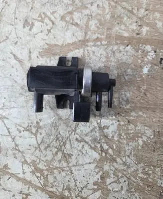Mercedes-Benz A W169 Turbo solenoid valve A0051535528 04T274 70078200