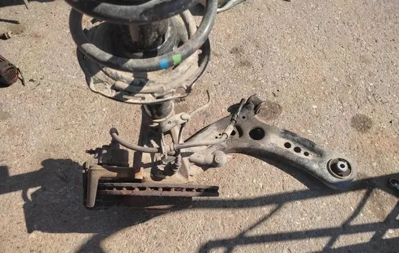 Skoda Octavia Mk3 (5E) Front wheel hub spindle knuckle 5Q0407151t