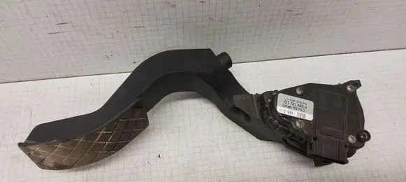 Volkswagen PASSAT B5.5 Accelerator throttle pedal 8D1721523J 6PV00837603