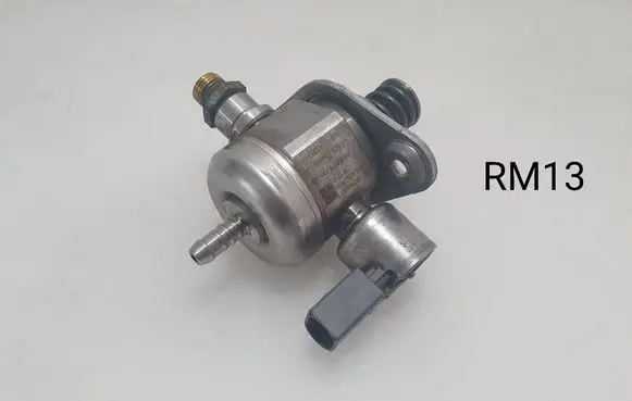 Audi A4 S4 B8 8K Fuel injection high pressure pump 06H127025Q