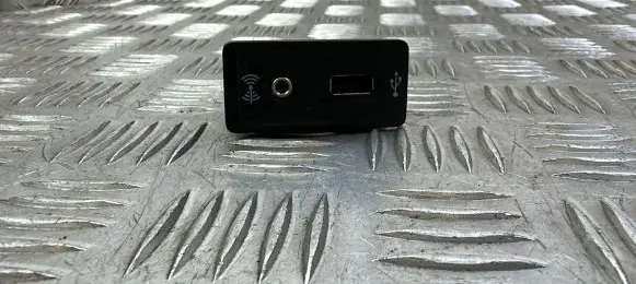 Volkswagen PASSAT B8 USB socket connector 5G0035222H