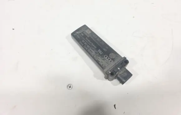 Audi A8 S8 D3 4E Tire pressure sensor 4E0907277