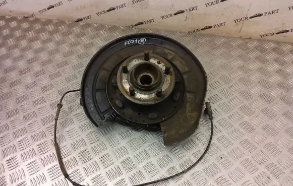 Land Rover Discovery 4 - LR4 Rear wheel hub spindle/knuckle 