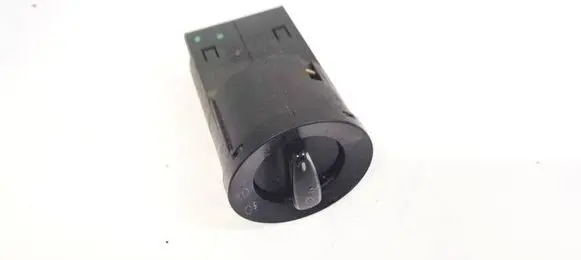 Volkswagen Golf IV Light switch 1C0941531A