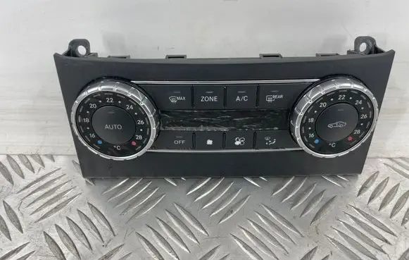 Mercedes-Benz C W204 Climate control unit A2049006608