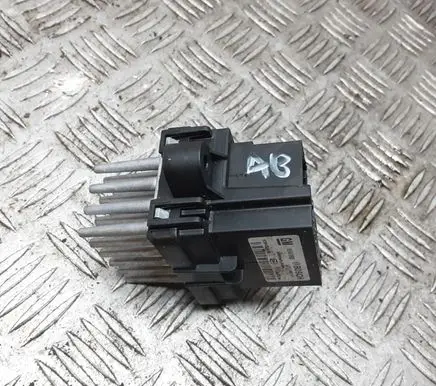Opel Insignia A Heater blower fan relay 15141283 F01102428003 F011500017