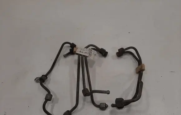 Volvo V70 Fuel line pipe