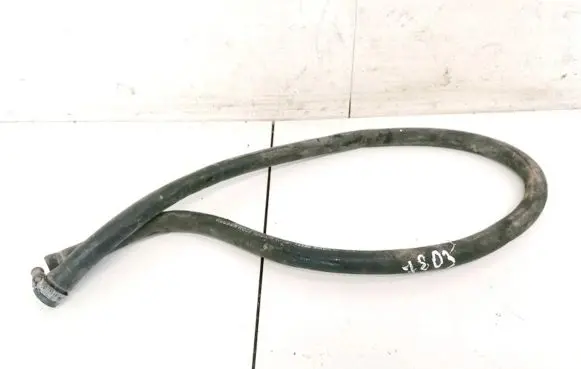 Volkswagen Touareg I Engine coolant pipe/hose