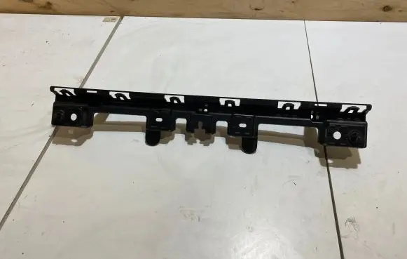 Ford Mustang VI Front bumper mounting bracket FR3B17B861AC