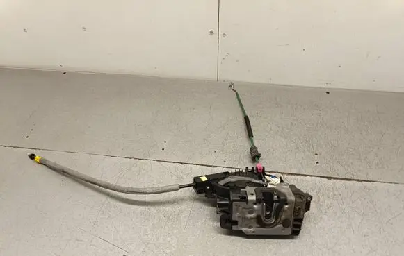 Mercedes-Benz E W213 Front door lock A2220063999