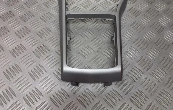 Opel Astra H Gear shifter surround trim plastic 13116961
