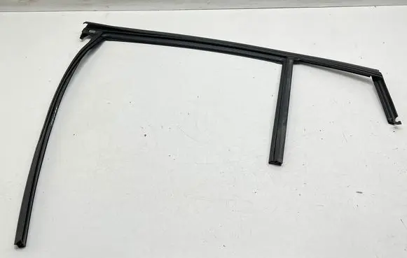 Volvo S60 Rubber seal rear door window/glass 33304030