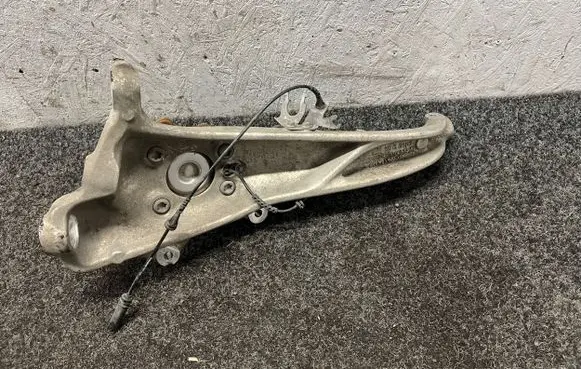 BMW i5 G60 Front wheel hub 5A62681 102243