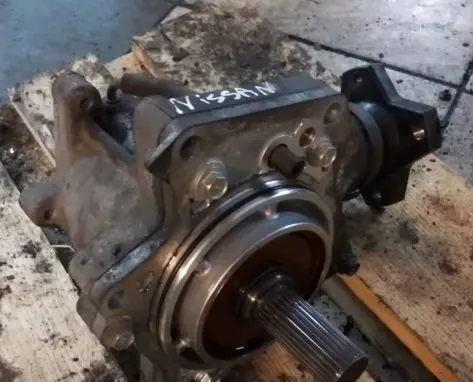Nissan Qashqai+2 Gearbox transfer box case 