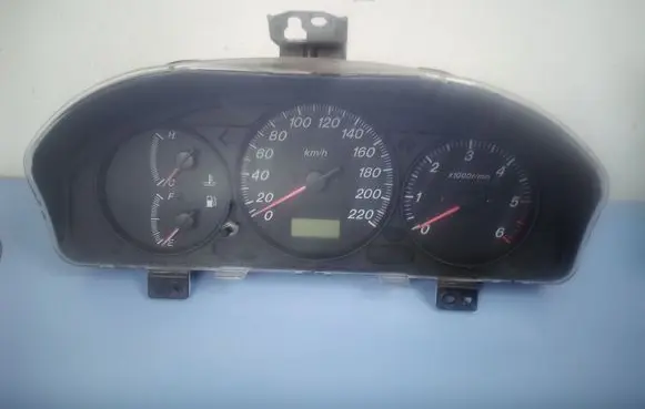 Mazda Premacy Speedometer (instrument cluster) WHCB16B
