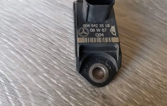 Mercedes-Benz R W251 Acceleration sensor 0045423518