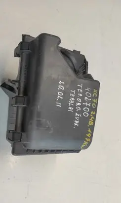 Volvo XC70 Air filter box 8649673 13585