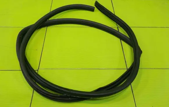 Chevrolet Captiva Front door rubber seal 12AB37 40D345927D1C42C682