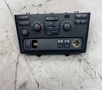Volvo XC90 Climate control unit 8682734 04W05E01