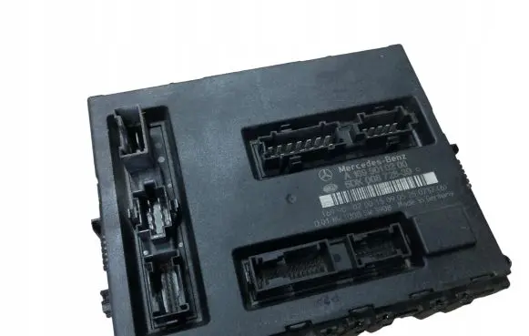 Mercedes-Benz A W169 SAM control unit a1699010200