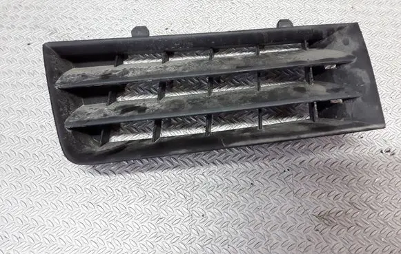 Renault Megane II Front bumper upper radiator grill 8200114156