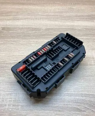 BMW 3 F30 F35 F31 Fuse module 9337879 10688710