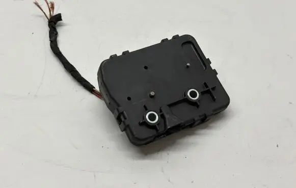 BMW 5 E60 E61 Tailgate window lock/catch/latch F00P0K0177 070613 8218849